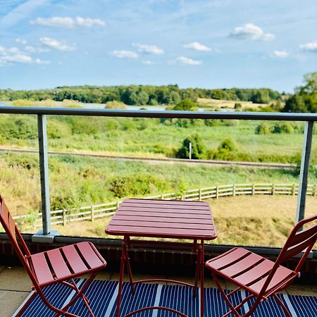 Riverside Haven In Woodbridge Extérieur photo