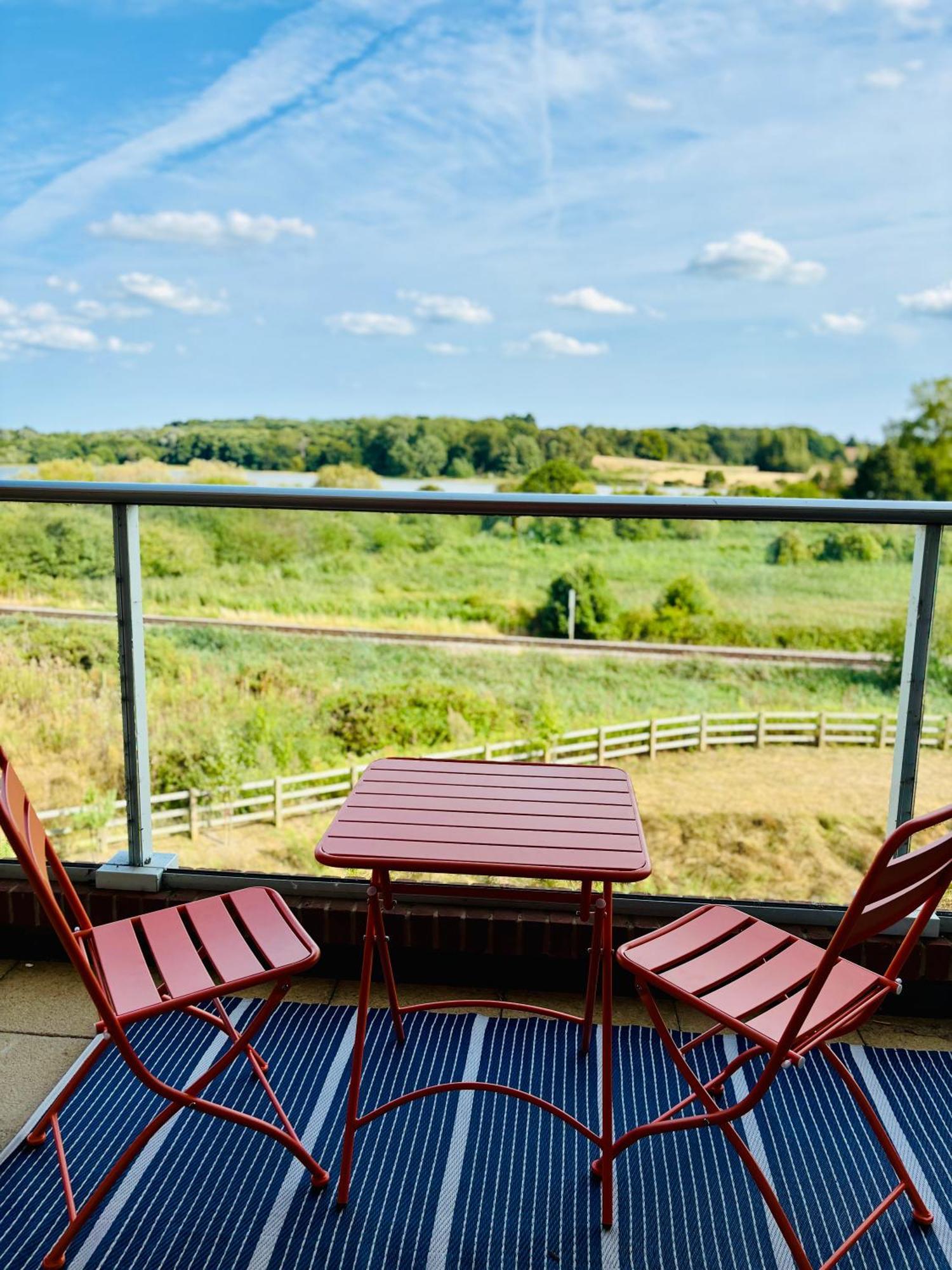 Riverside Haven In Woodbridge Extérieur photo