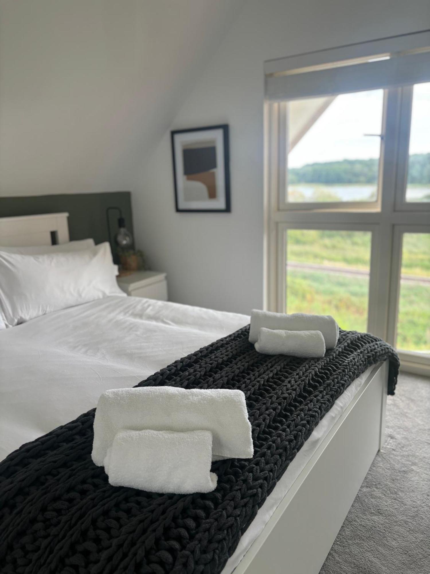 Riverside Haven In Woodbridge Extérieur photo