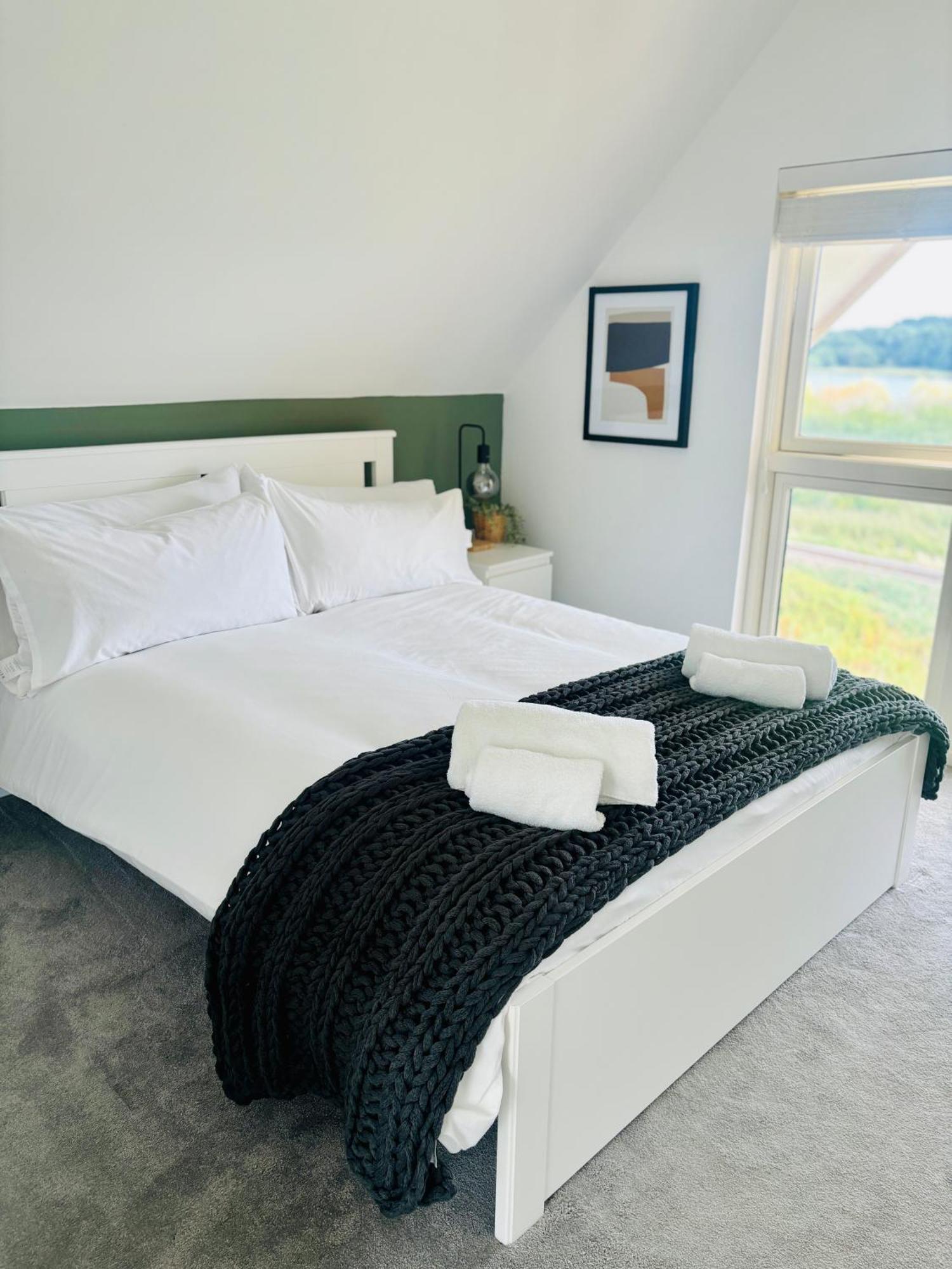 Riverside Haven In Woodbridge Extérieur photo